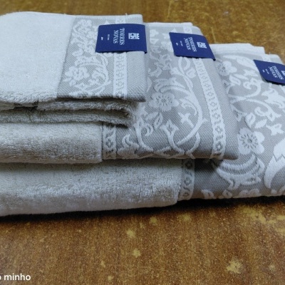 Jogo de banho - 100% algodão 550gm/m2  refª Royale - Torres Novas