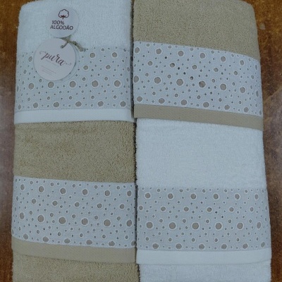 Jogo de banho - 100% algodão 400gm/m2 renda bordado inglês refª B-Perla