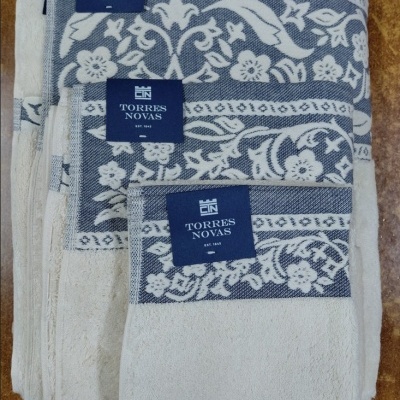 Jogo de banho - 100% algodão 550gm/m2  refª Royale - Torres Novas