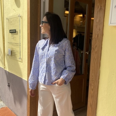 Camiseiro Azul Bordado