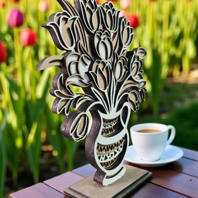 Tulipas artesanais em Jarro