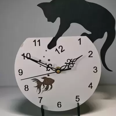 Relógio aquário com gato