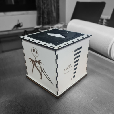 Caixa de lenços personalizada.