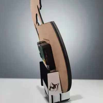 Relógio aquário com gato