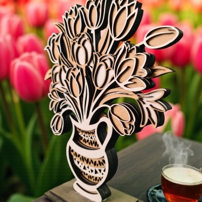 Tulipas artesanais em Jarro