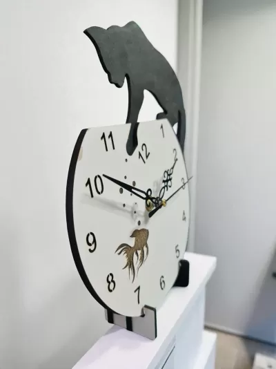 Relógio aquário com gato