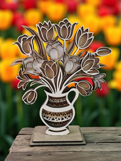 Tulipas artesanais em Jarro