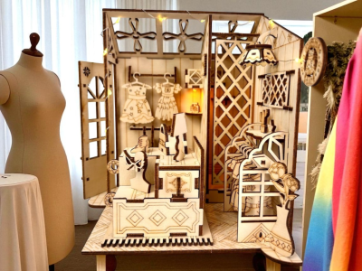 Mini Chalé de Loja de Roupas