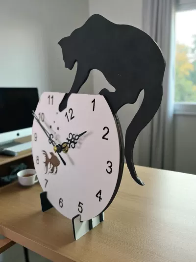 Relógio aquário com gato