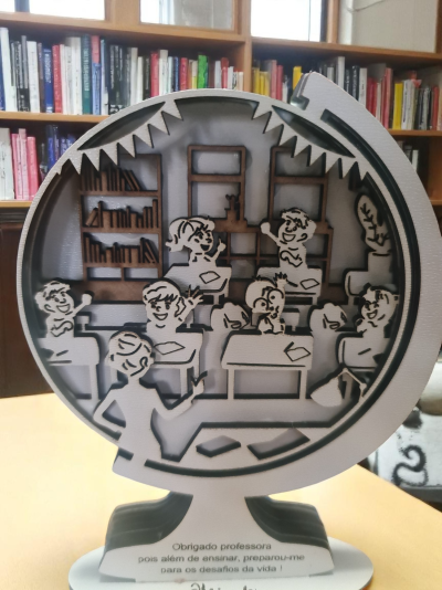 Placa de agradecimento a professora