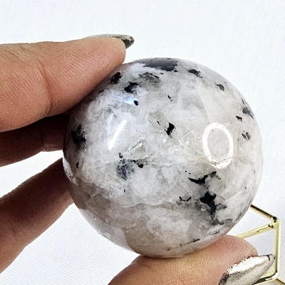 https://www.artematra.com/product/esfera-de-pedra-da-lua-moonstone