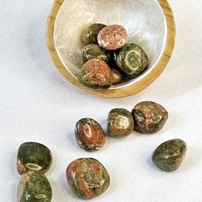 https://www.artematra.com/product/unakite
