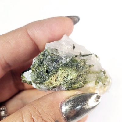 Turmalina Verde na Matriz I