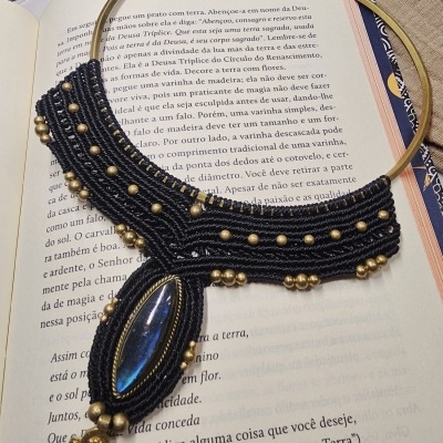 Colar Guardiã da Noite