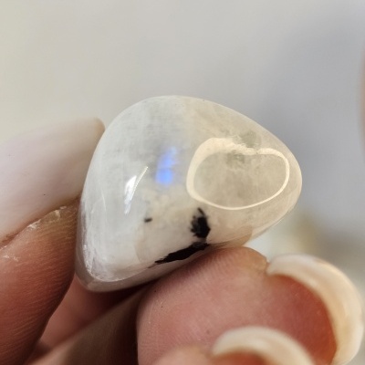 https://www.artematra.com/product/pedra-da-lua-arco-iris-moonstone