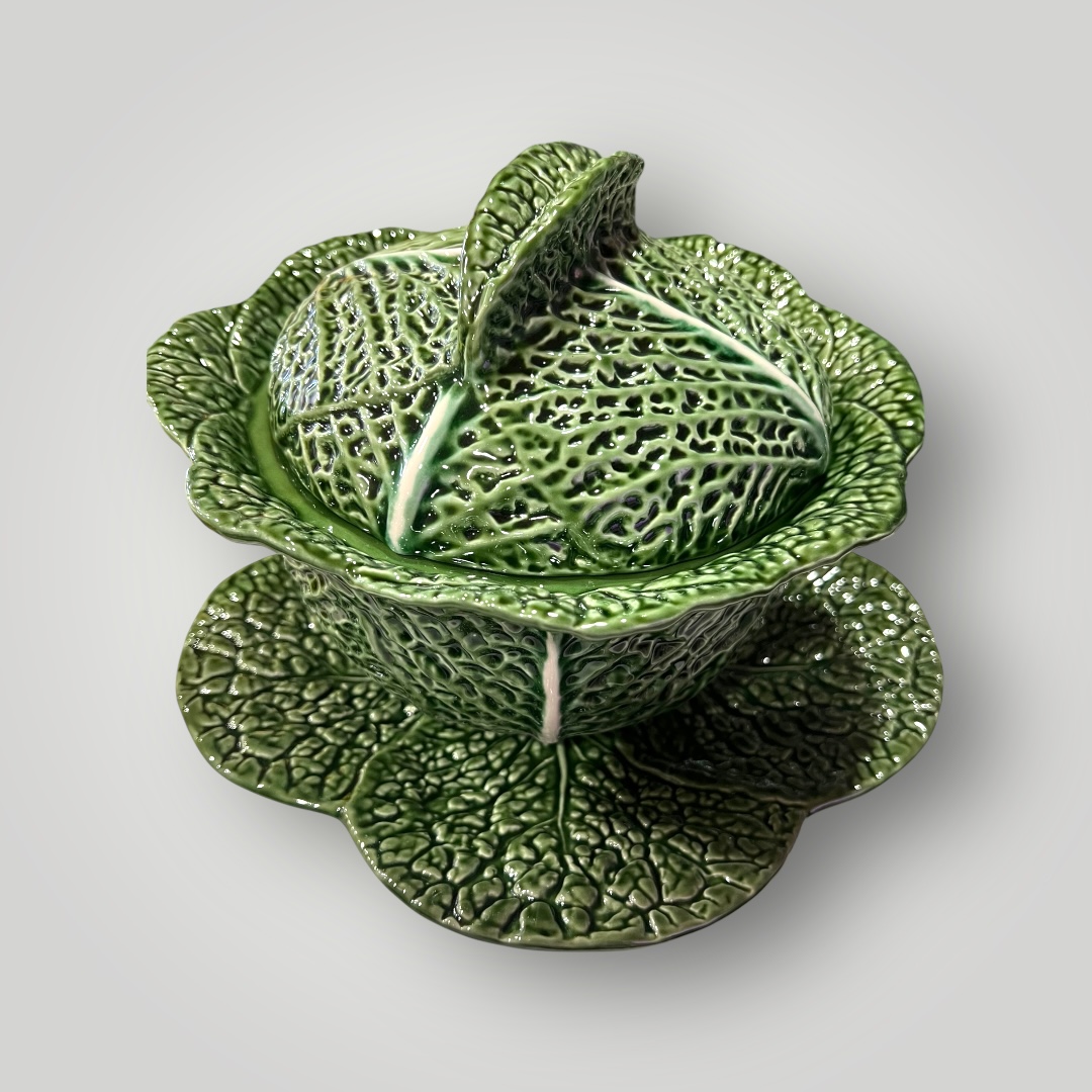 Terrina&#x20;m&#x00E9;dia&#x20;de&#x20;couve