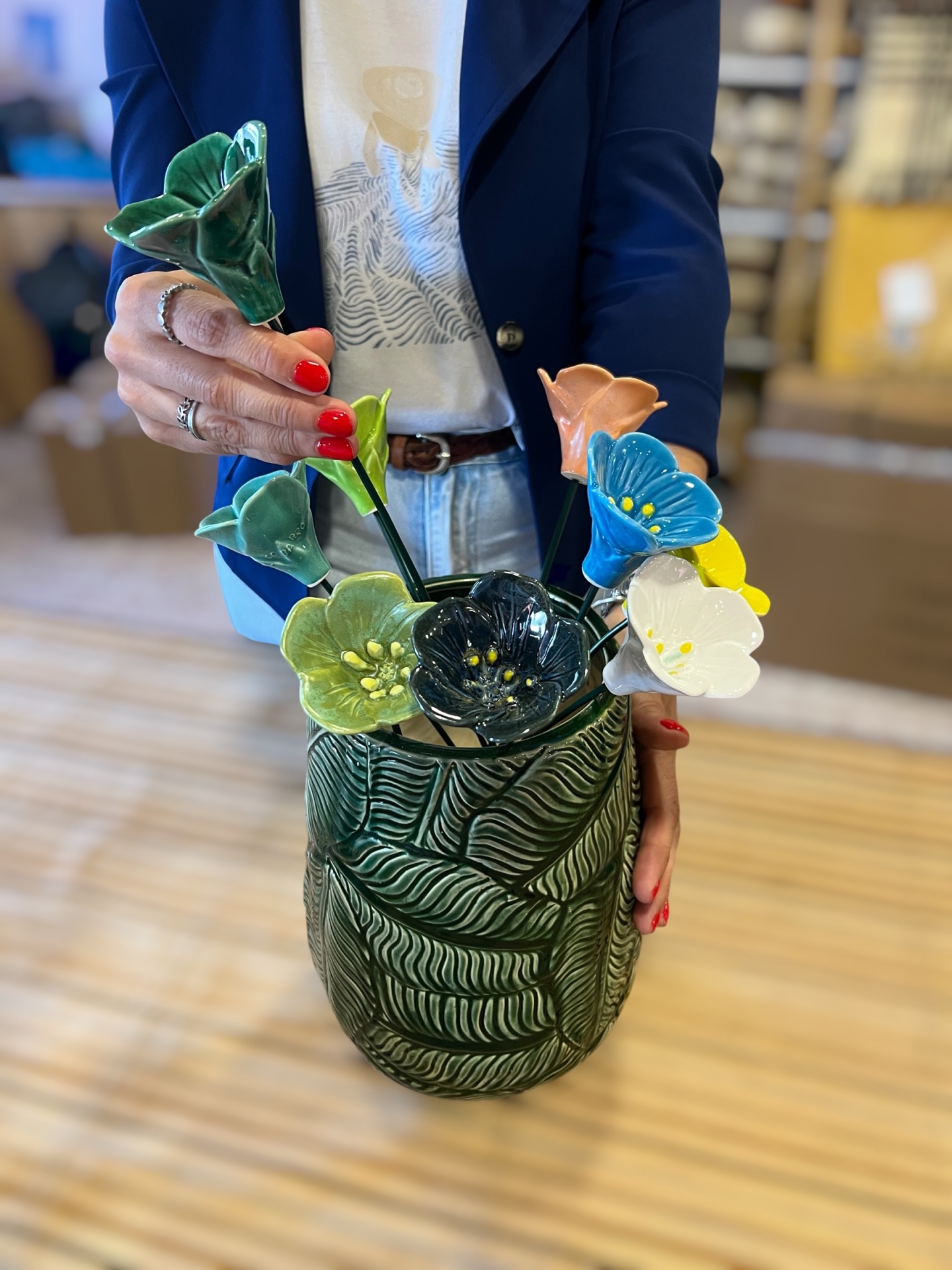 Jarra&#x20;com&#x20;ramo&#x20;9&#x20;Flores