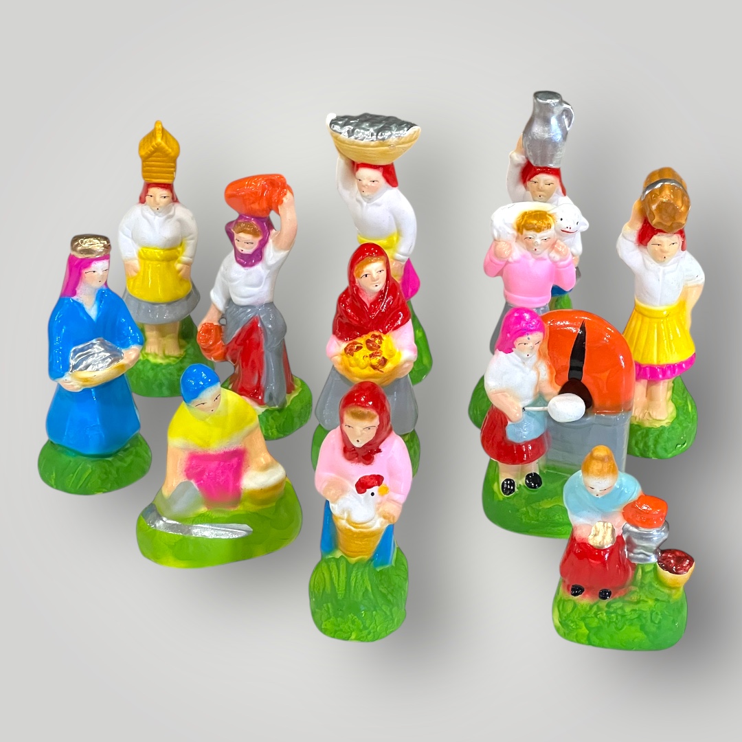 Já disponível centenas de figuras de presépio