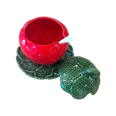 A&#x00E7;ucareiro&#x20;de&#x20;morango