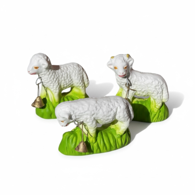 3&#x20;Ovelhas&#x20;com&#x20;badalo