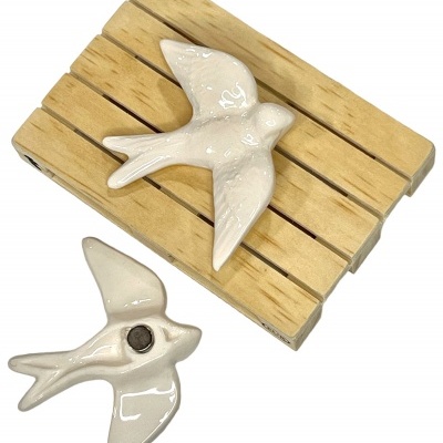 Andorinha&#x20;em&#x20;cer&#x00E2;mica&#x20;c&#x2F;&#x20;&#x00ED;man