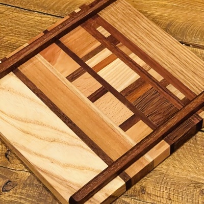 T&#x00E1;bua&#x20;em&#x20;madeira&#x20;maci&#x00E7;a