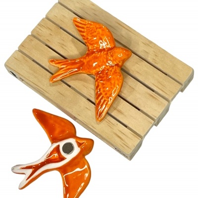 Andorinha&#x20;em&#x20;cer&#x00E2;mica&#x20;c&#x2F;&#x20;&#x00ED;man