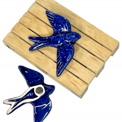 Andorinha&#x20;em&#x20;cer&#x00E2;mica&#x20;c&#x2F;&#x20;&#x00ED;man