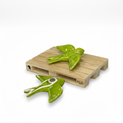 Andorinha&#x20;em&#x20;cer&#x00E2;mica&#x20;c&#x2F;&#x20;&#x00ED;man