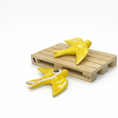 Andorinha&#x20;em&#x20;cer&#x00E2;mica&#x20;c&#x2F;&#x20;&#x00ED;man