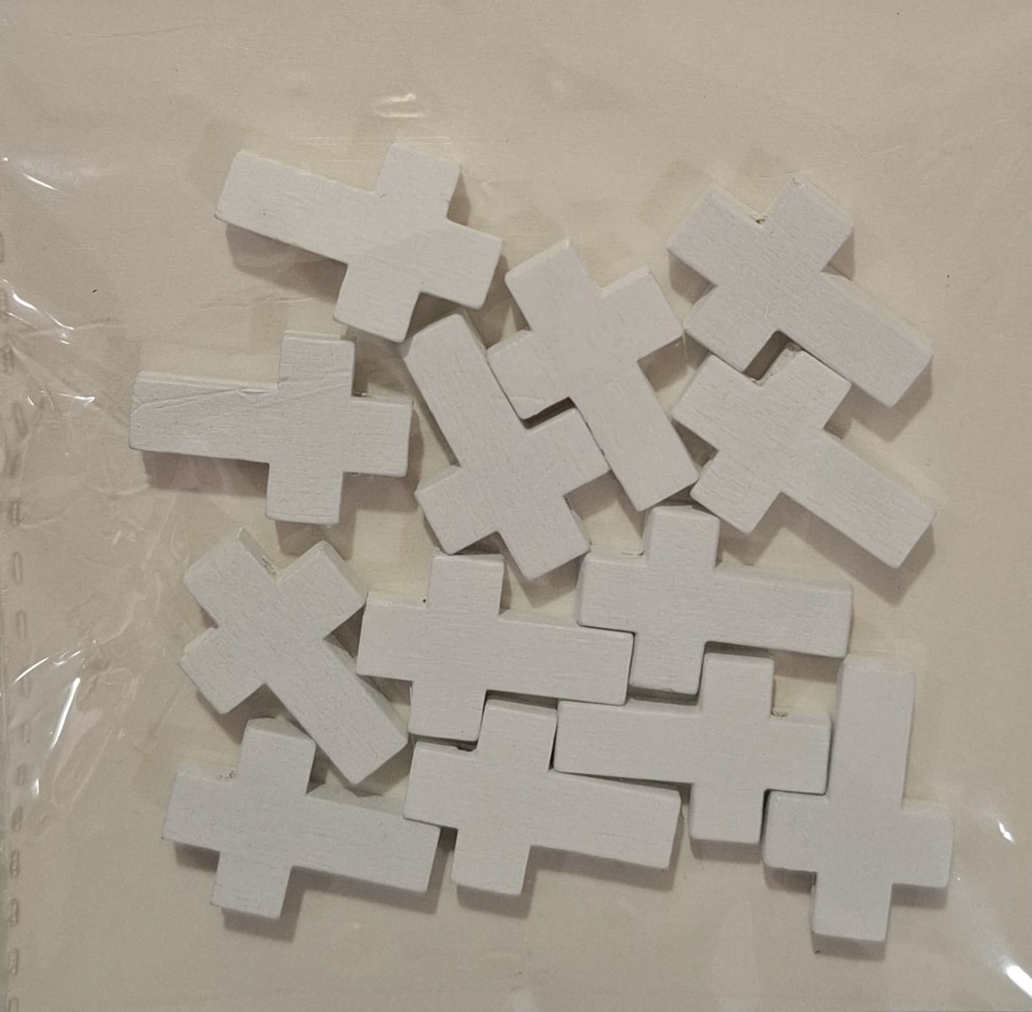 Crucifixo de Madeira Branca (2cm)