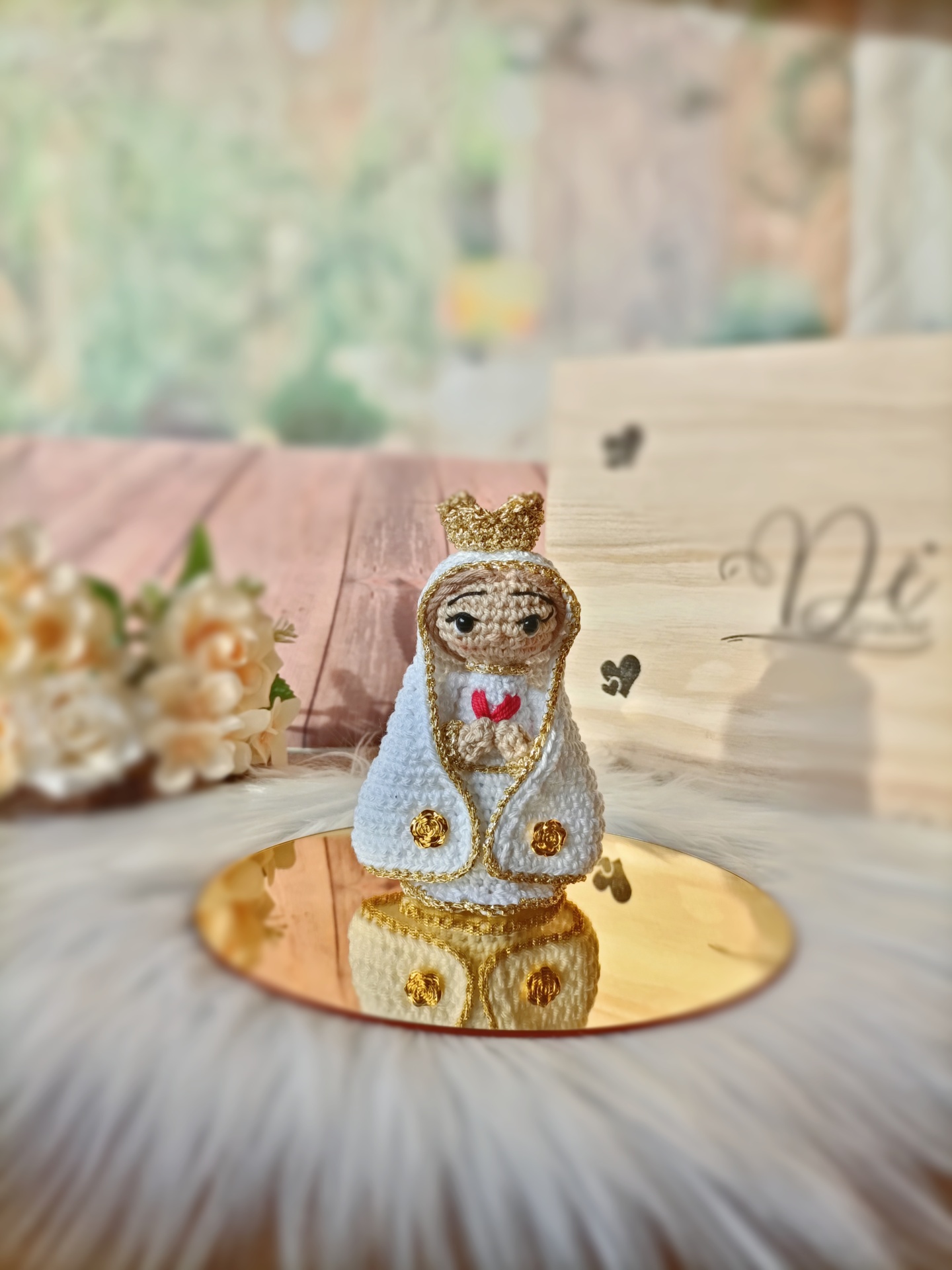 Criando uma Mini Nossa Senhora de Fátima em Crochê: Um Passo a Passo Cheio de Amor! Criando uma Mini Nossa Senhora de Fátima em Crochê: Um Passo a Passo Cheio de Amor!
