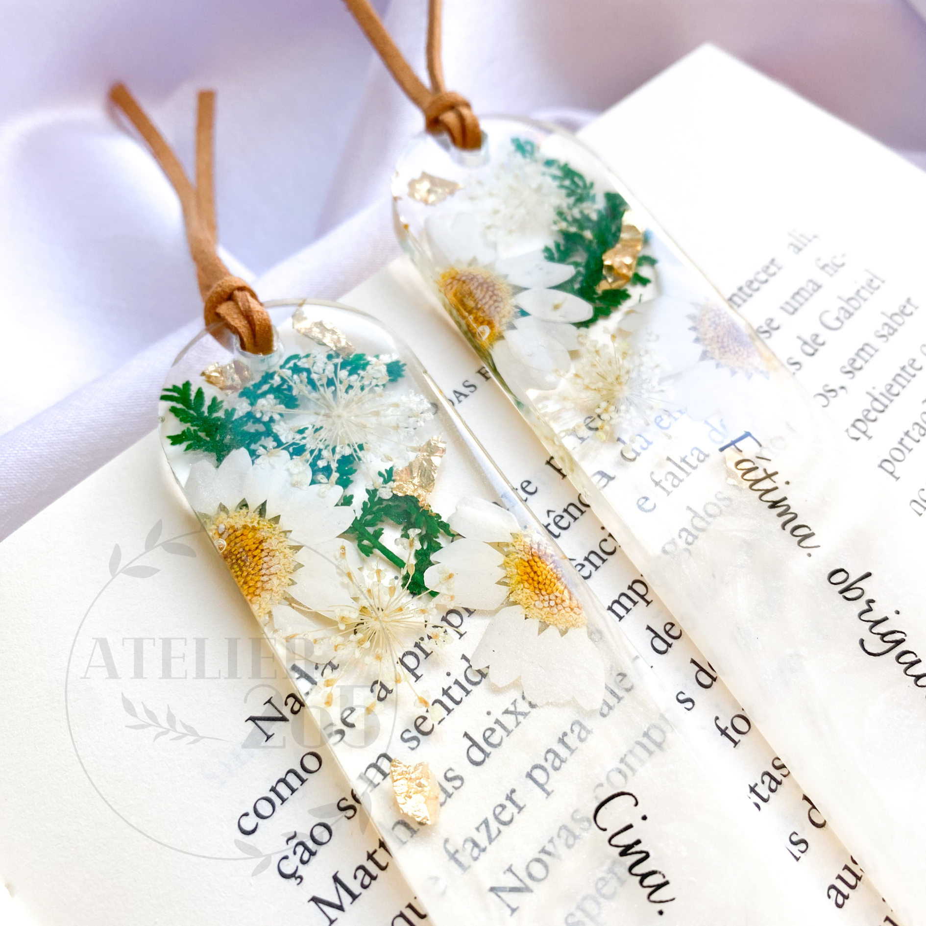 Marcador de Livro com Flores do Buquê