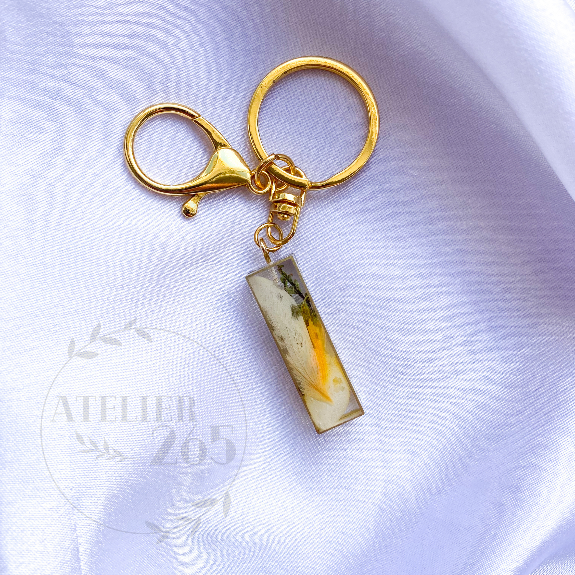 Porta Chaves Letra com Flores do Buquê