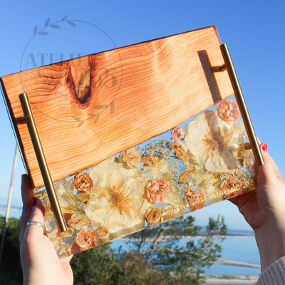 Tabuleiro em Madeira e Resina | 35cm x 25cm