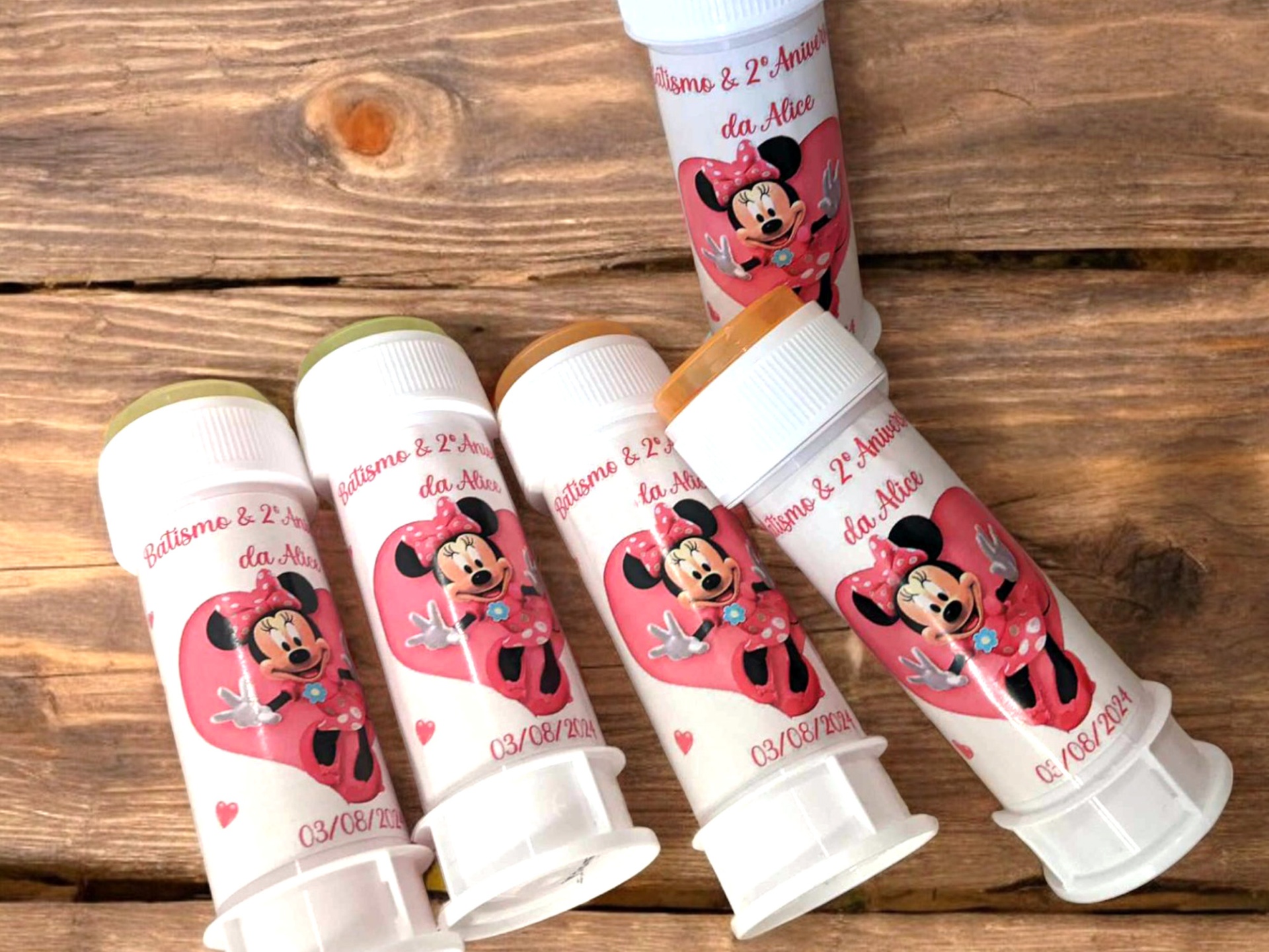 Tubo com bolas de sabão