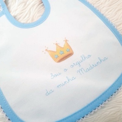 Babete personalizado com nome e bichinho