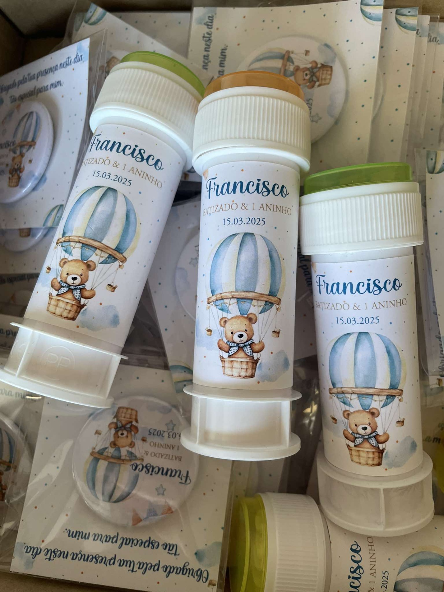 Tubo com bolas de sabão