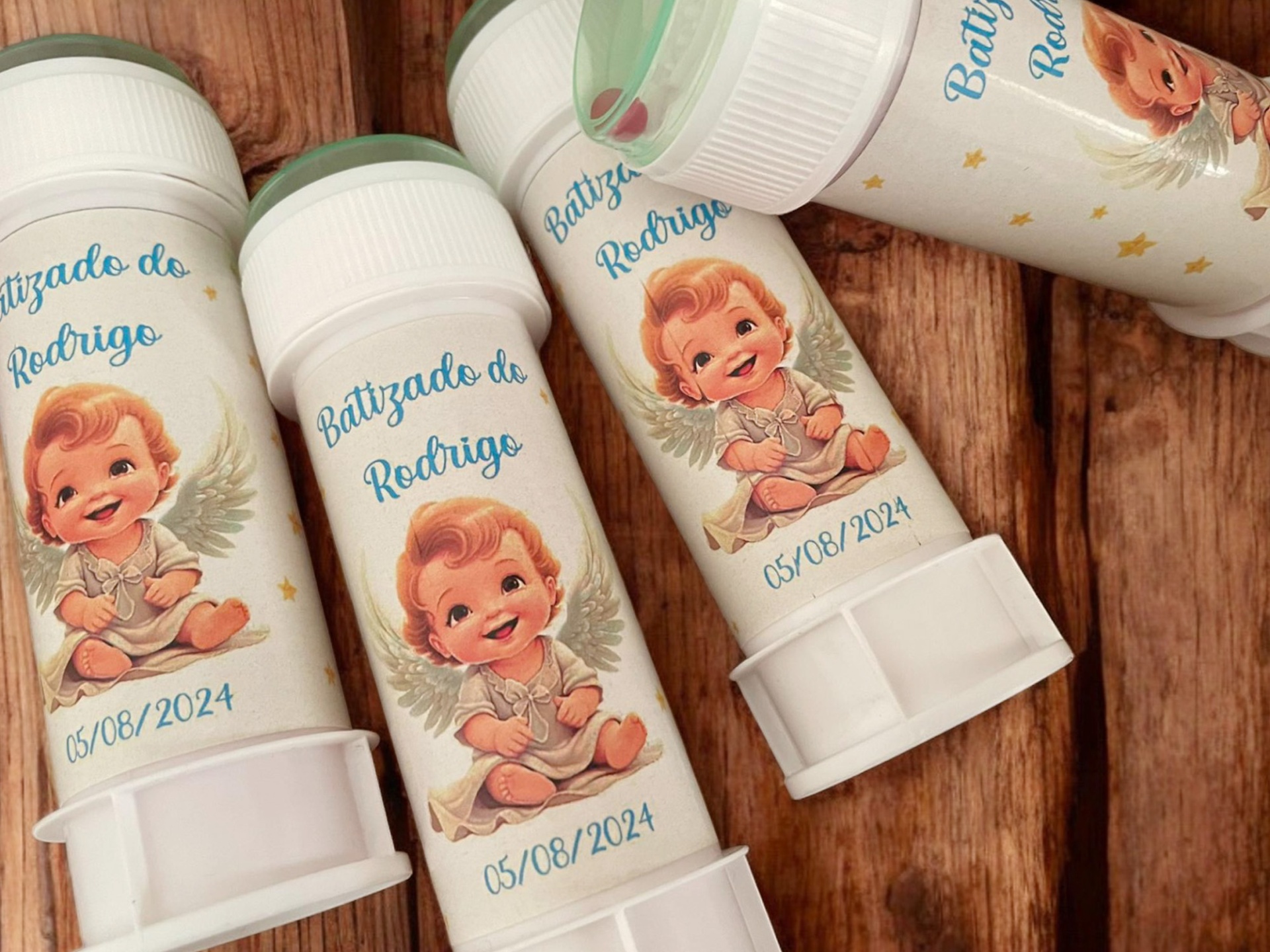 Tubo com bolas de sabão