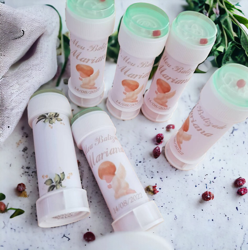 Tubo com bolas de sabão