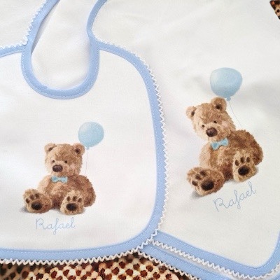 Babete personalizado com nome e bichinho