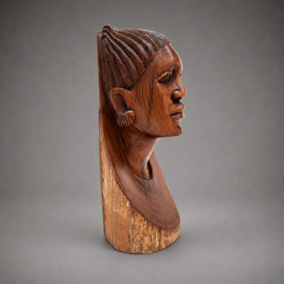 Busto de Mulher com Tranças