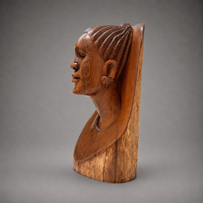 Busto de Mulher com Tranças