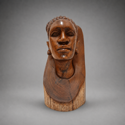 Busto de Mulher com Tranças