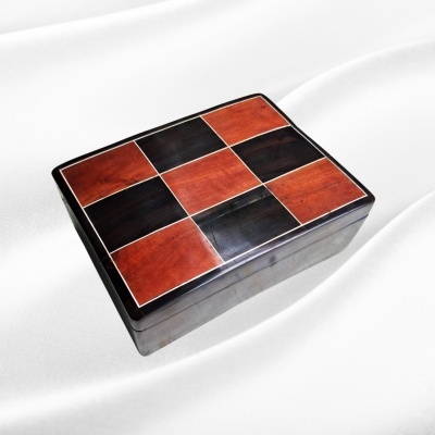 Guarda-joias Pau Preto tampa articulada c/ Rectângulos PP PR