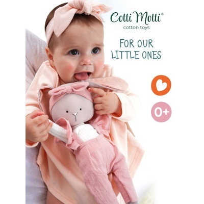 Lucy a coelha de jardineiras