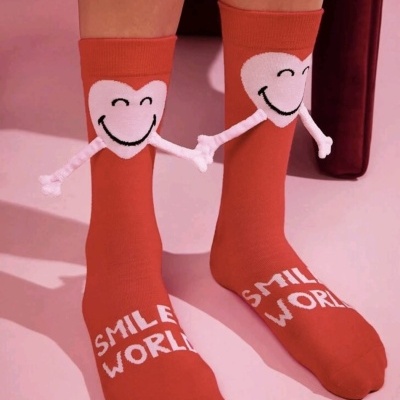 Meias mãos dadas coração