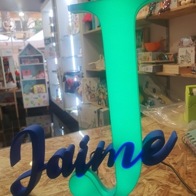 Nome 3D com inicial e LEDS