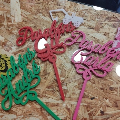 Topper grande com nome e tema