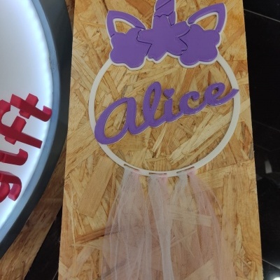 Caçador de sonhos  Nome grande e Unicórnio